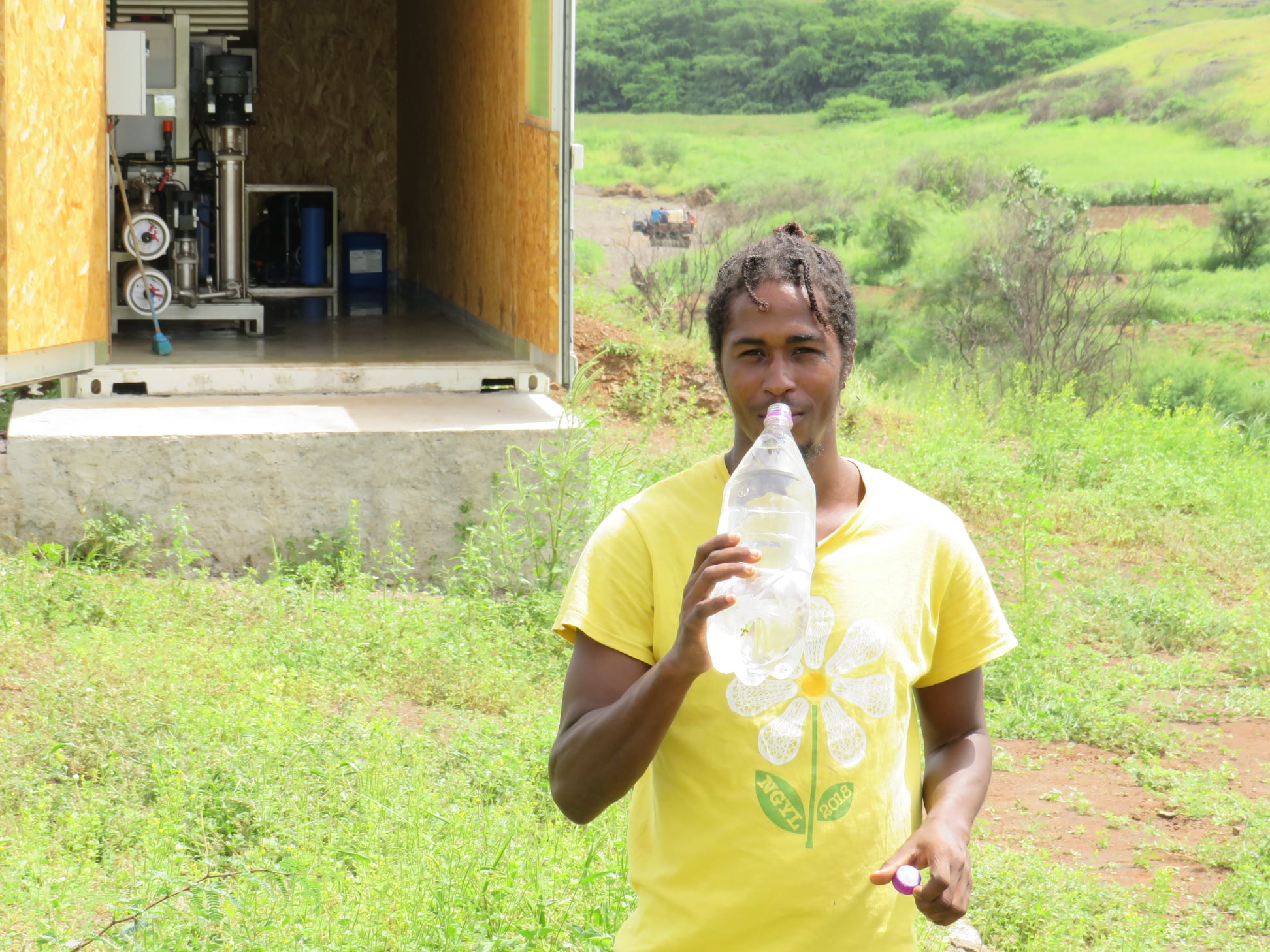 Você está visualizando atualmente Comunidade de Moia-Moia já dispõe da água dessalinizada para consumo doméstico e rega